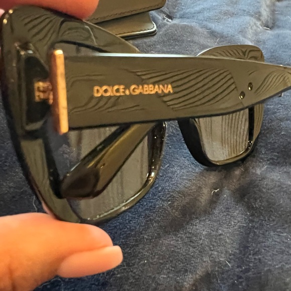 Dolce & Gabbana women’s sunglasses - Picture 2 of 3